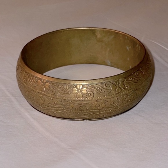 Vintage style cuff - Picture 1 of 3